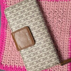 Fossil Madison Zip Clutch Wallet With Wristlet